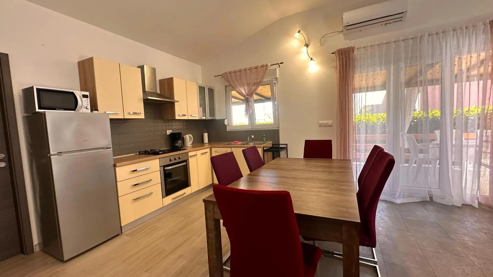 Holiday Home Pakostane Croatia